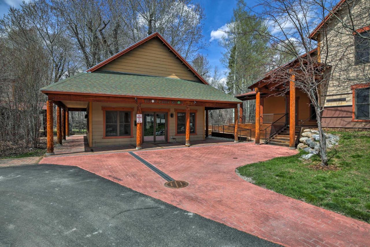 Cozy With Hot Tub And Shuttle Service Apartment